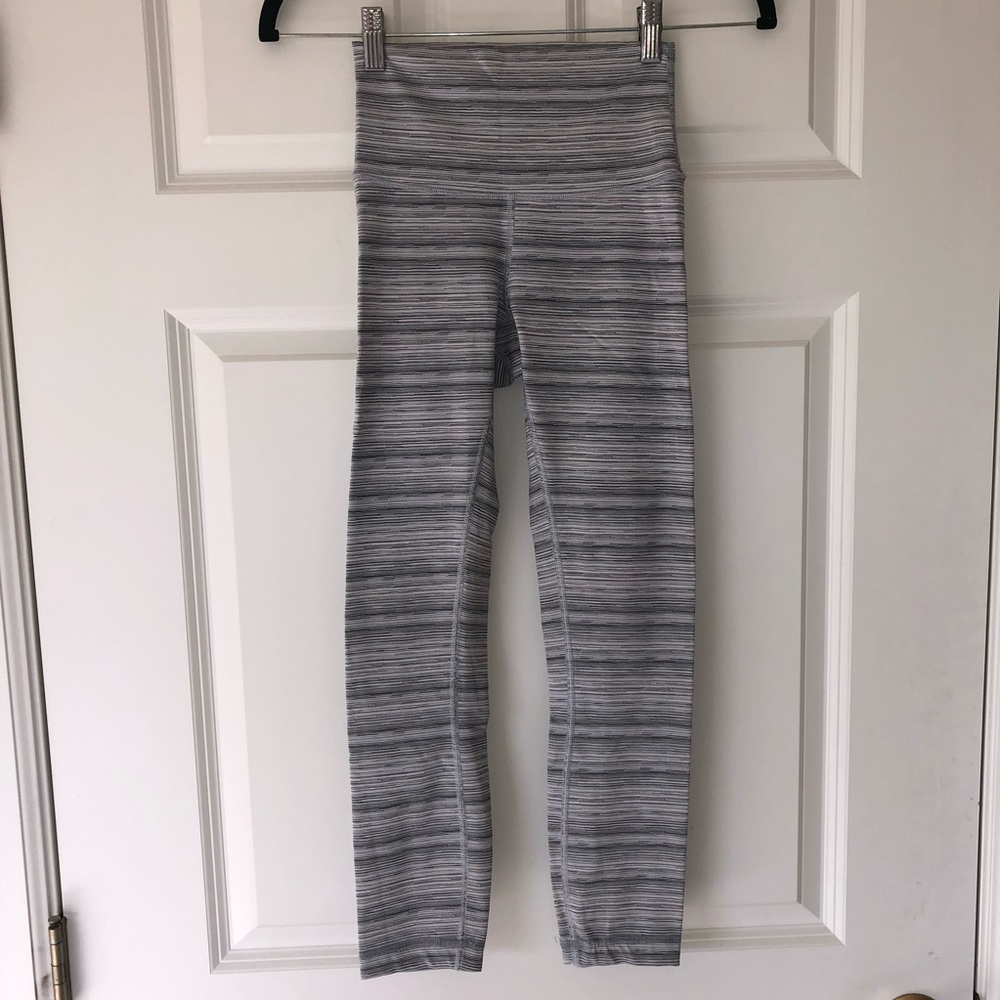 Grey Lulus Size 2 Excellent Condition! - image 3